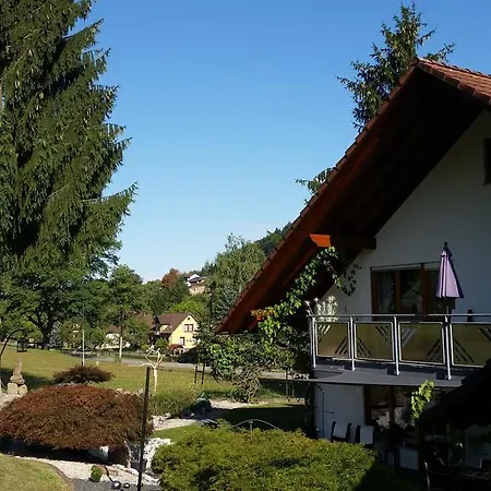 Hotte's Huette Apartment *